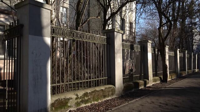 Калининградцы в суде защищают старинный забор