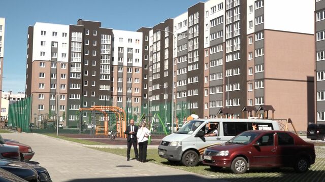 Жители аварийного дома переехали в новостройку в Калининграде