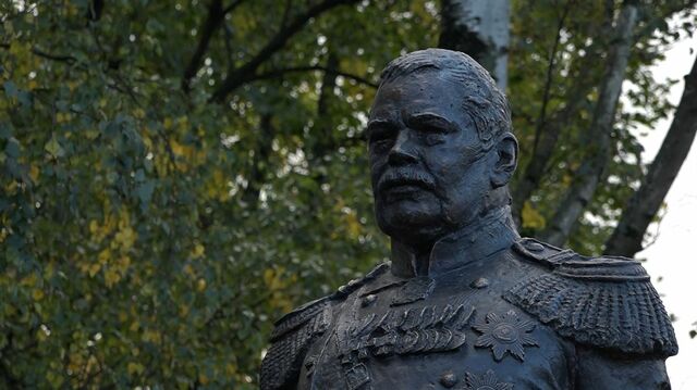 памятник муравьеву 82343343у43