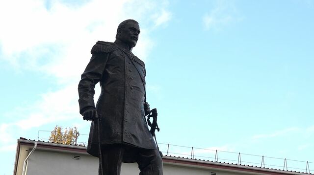 памятник муравьеву 83232323